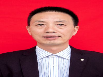 冉澤明：遠(yuǎn)恒佳學(xué)校小學(xué)部副校長(zhǎng)，高級(jí)教師，全國(guó)優(yōu)秀教師、全國(guó)新教育榜樣教師、重慶市骨干教師，榮獲重慶市美術(shù)優(yōu)質(zhì)課一等獎(jiǎng)