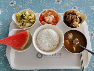 美好學校|湖畔餐廳，請你低調一點好么？