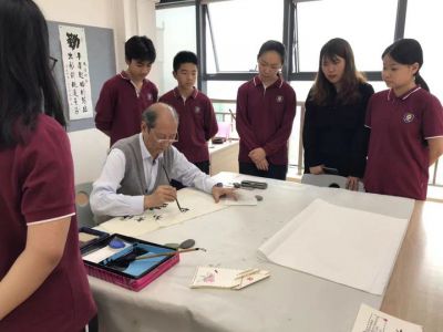美好家長(zhǎng)|湖畔書院書法顧問(wèn)走進(jìn)留學(xué)部課堂