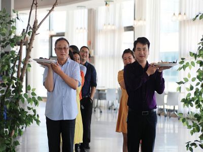 豪華的送餐隊(duì)伍，這絕對(duì)是個(gè)驚喜！