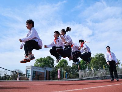 青春飛揚，當(dāng)“燃”不讓——重慶市遠恒佳學(xué)校2024年春第二屆趣味運動會精彩回顧
